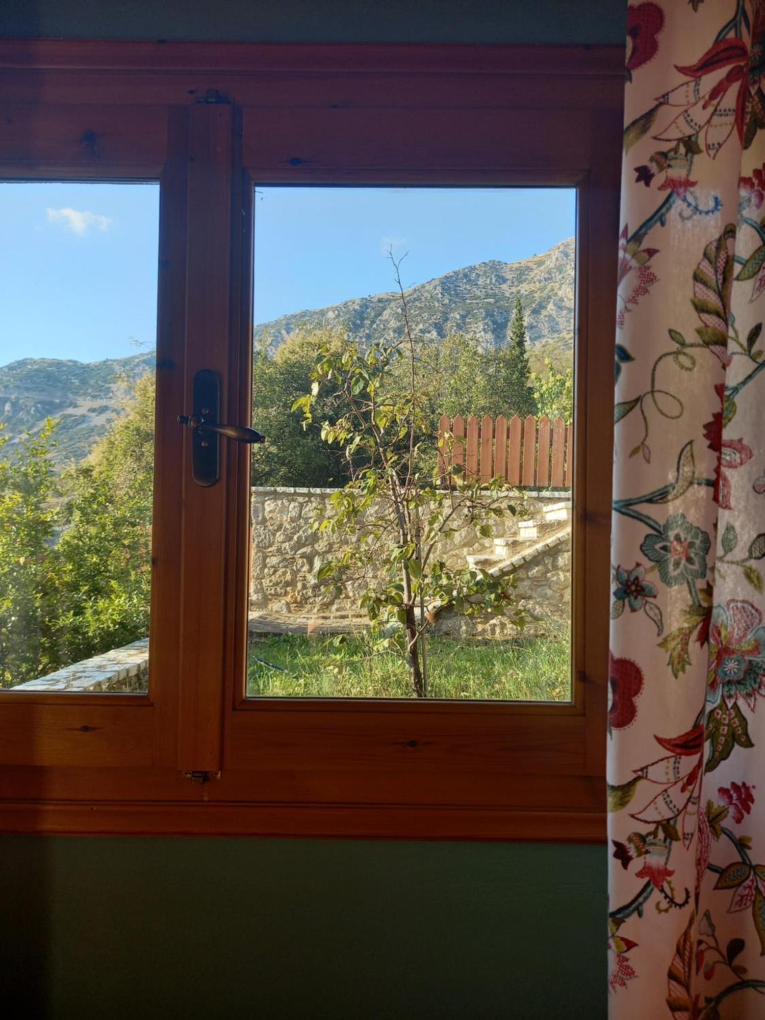 Kastalia Country Home Arachova Exterior photo